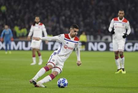 而中足联则 而中足联则